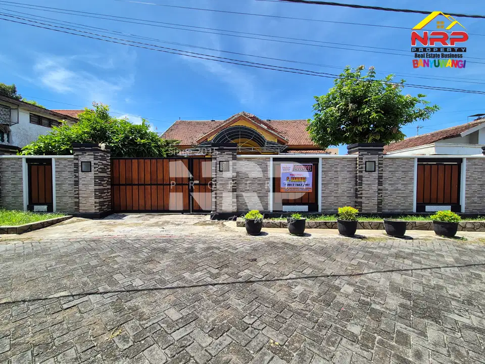 Dijual Rumah Luas, Harga Menarik di Agus Salim -  Banyuwangi