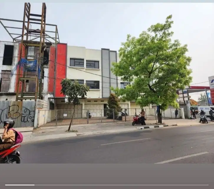 125 jt Disewa Ruko 3 lantai mainroad jalan Rajawali / Dijual 2,75 M