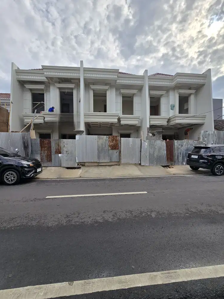 Rumah Baru Design Classic Jalan Lebar Di Cempaka Putih Jakarta Pusat