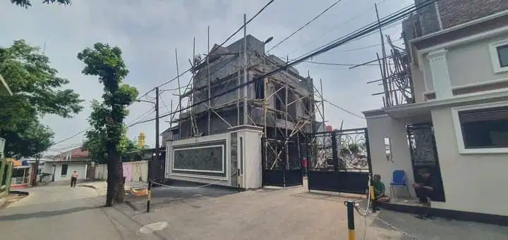 Rumah Cluster Ciracas Akses 2 Mobil+ rooftopp,full Bata merah