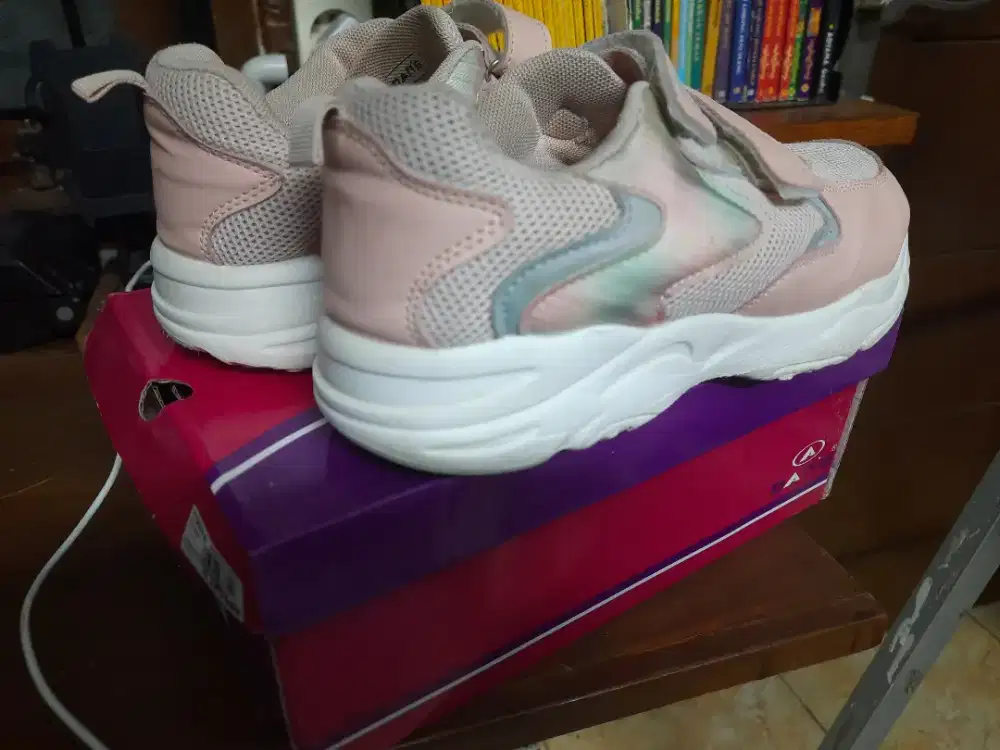 Sepatu Anak Perempuan DAN S
