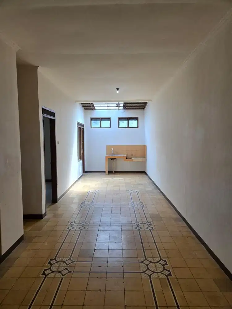 MURAH Rumah bisa Usaha Tanah Luas di Bumi Adipura