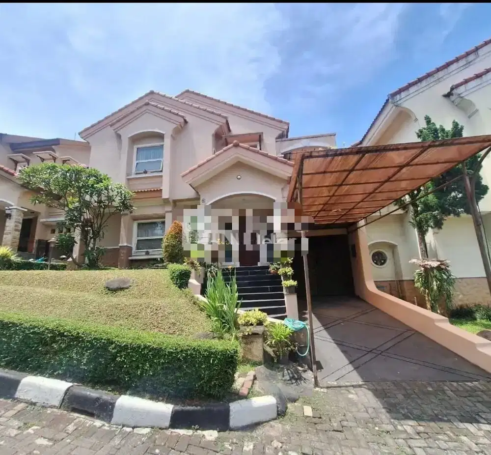 Rumah Mewah di Komplek Alamanda Dago Permai