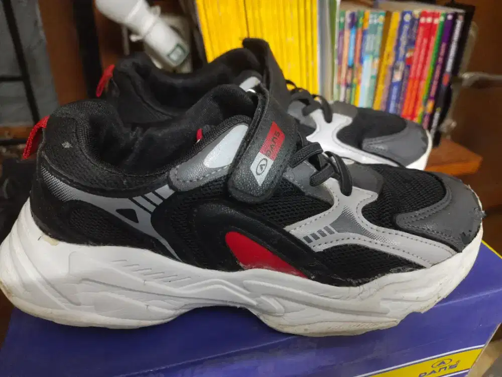 Sepatu anak hitam DAN'S