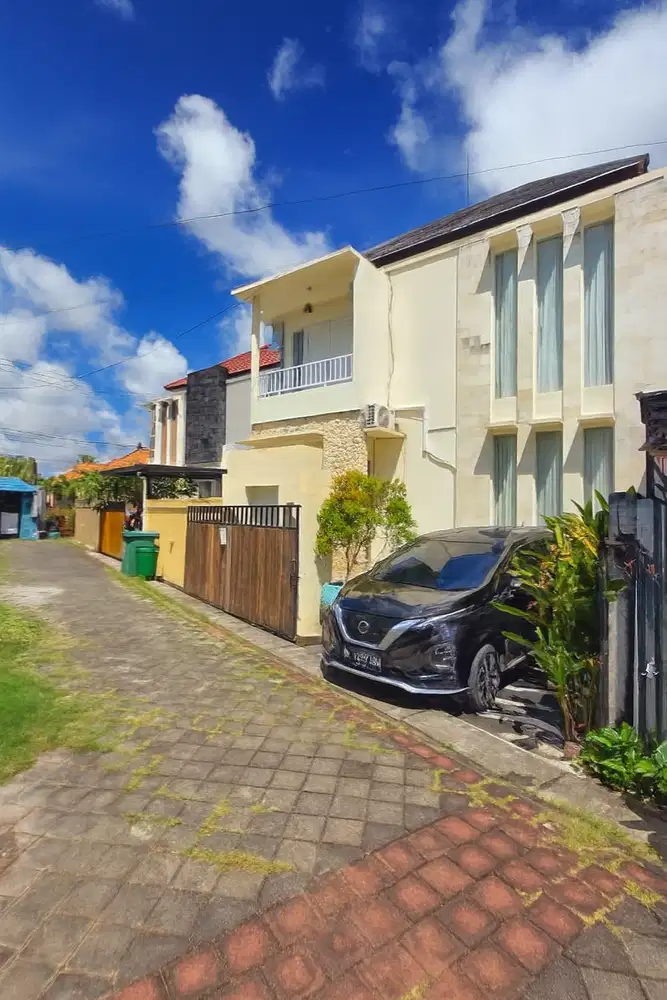 Disewakan villa mewah taman jimbaran bali bisa bulanan atau tahunan