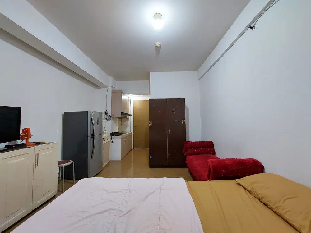 Sewa Apartemen Gading Icon - seberang halte bus dan kelapa gading