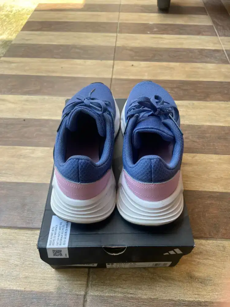 Sepatu Adidas Running Like New