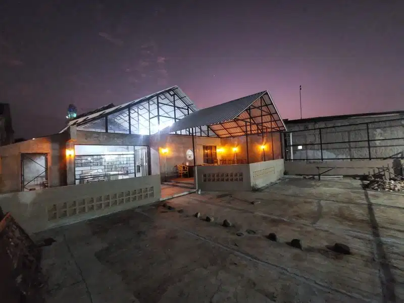 Ruang usaha siap Pakai pinggir jalan di Cibubur Jakarta Timur