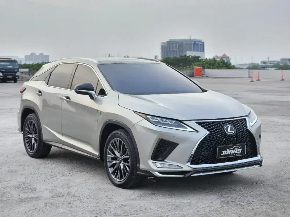 RX200t F-Sport Sonic Titanium on Black
Facelift To RX300 2020