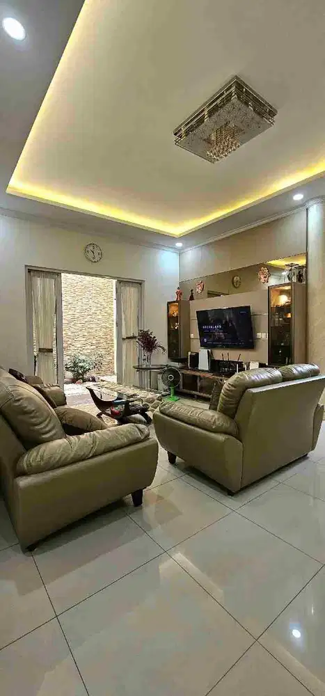 DIJUAL RUMAH DI CLUSTER ALICANTE GADING SERPONG