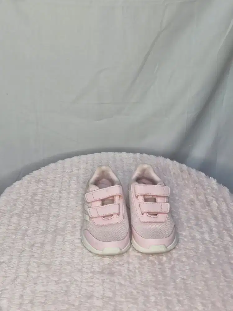 Sepatu anak Balita perempuan Adidas Tensaur Run Shoes
Size 23 (13,2cm)