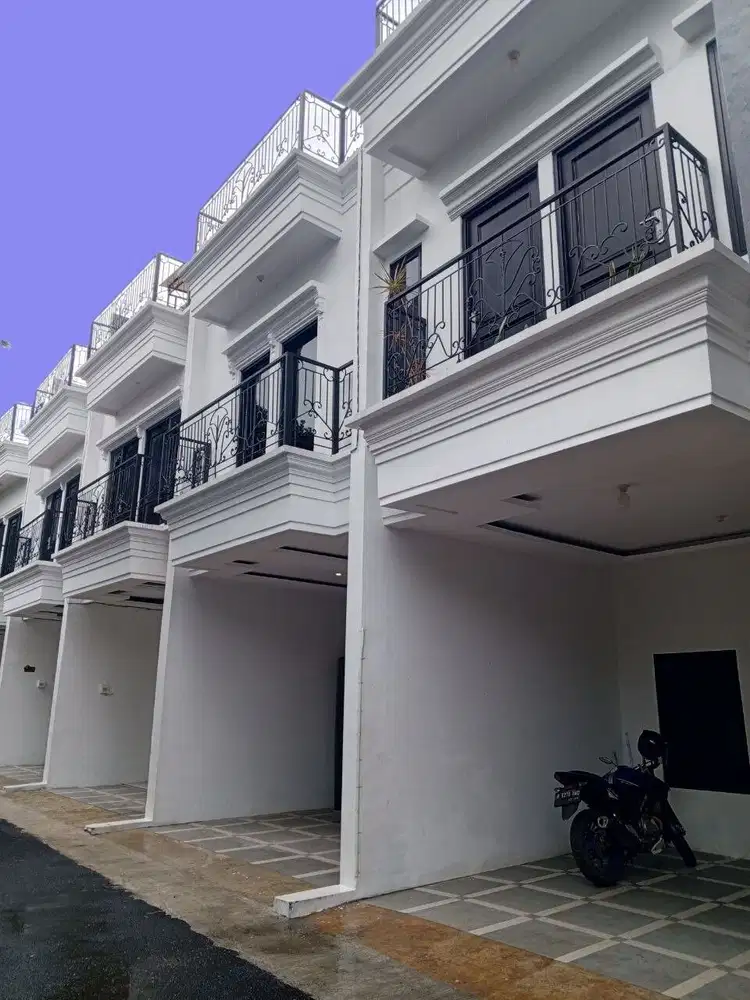 Rumah 2 Lantai + Rooftop, Bata Merah, SHM Bebas Banjir  di Jagakarsa