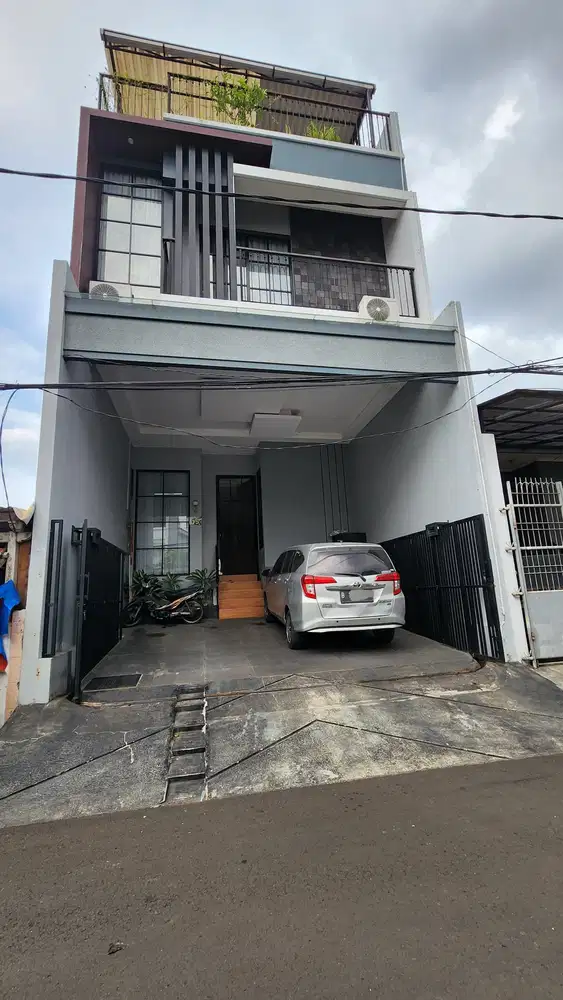 DIJUAL BU RUMAH BANGUNAN BARU 3 LANTAI