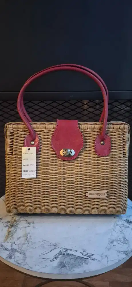 Tas Wanita Rotan dan Kulit Bagus