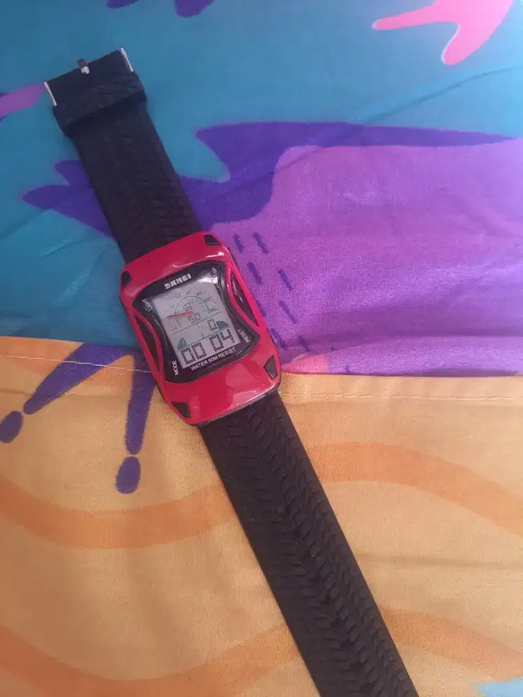 Jam tangan anak bentuk mobil lampu menyala