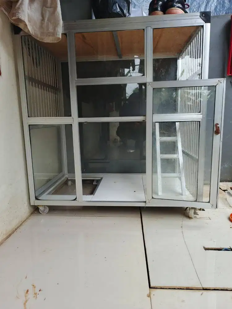 Kandang kucing tingkat alumunium
