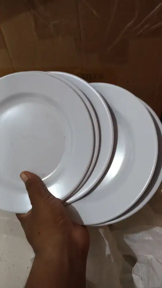 Sendok Garpu Piring Gelas