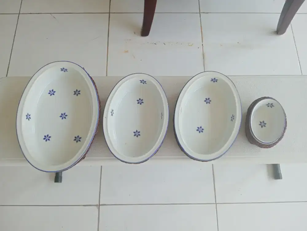 1 set tempat makanan tahan panas + tataan bambu