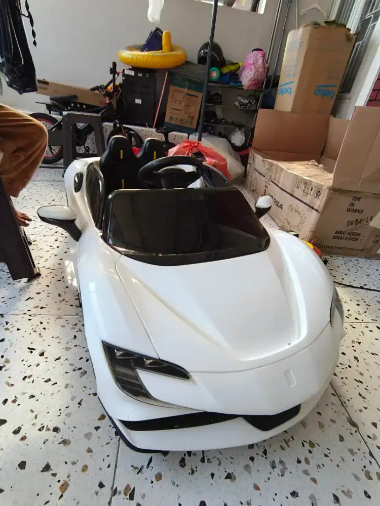 MOBIL MAINAN ANAK (AKI & REMOTE CONTROL) LAMBORGINI