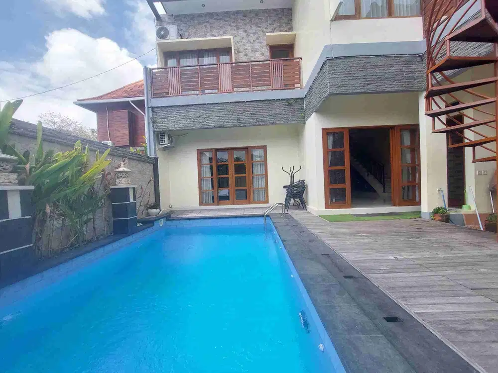 dijual villa lantai 2