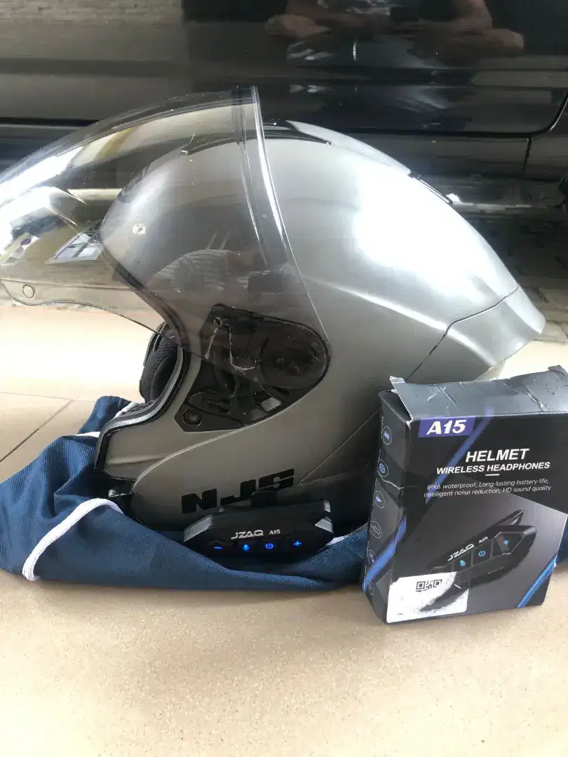 Helm Njs Kairoz dan Intercom