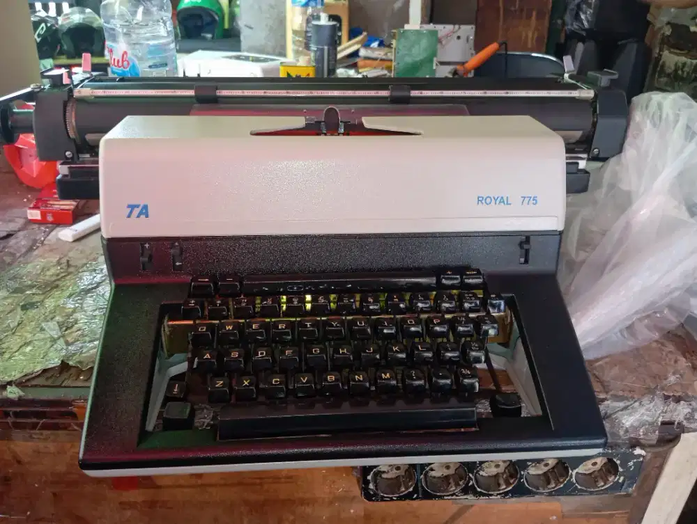 Mesin Ketik Manual 18 inchi