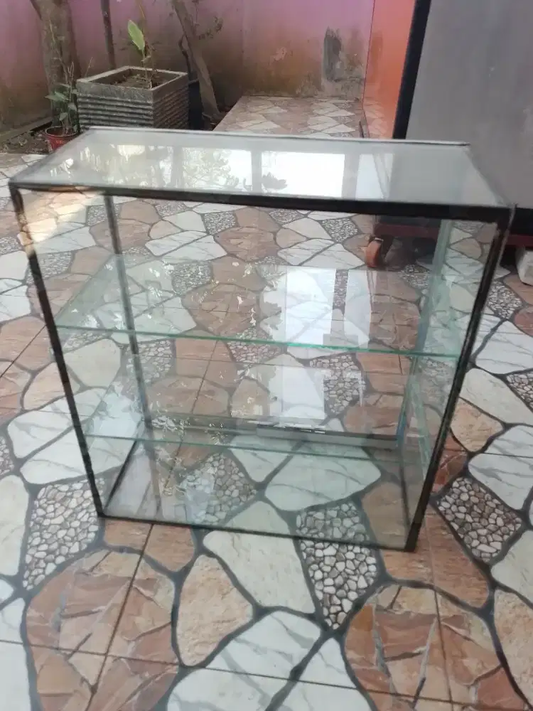 Di Jual Etalase kaca