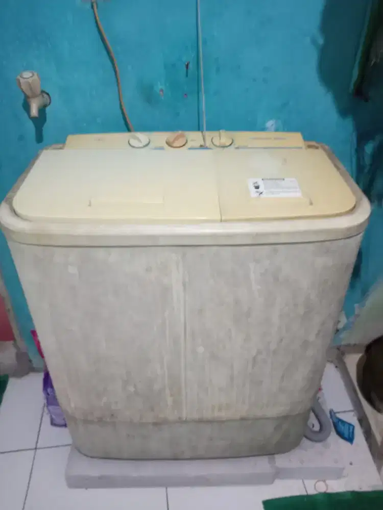 Mesin cuci 2 tabung sanyo