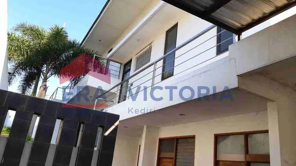 Dijual Tanah + Gudang + Rumah mewah di pinggir jalan LT 1,5ha di Kota Kediri