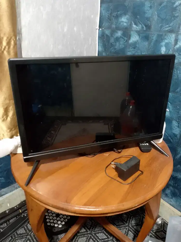 TV Digital 27 inchi kondisi jarang di pakai