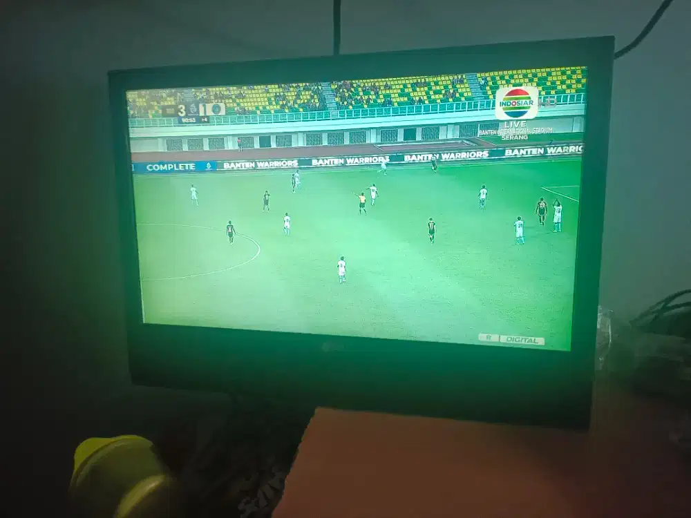 TV & bisa monitor komputer merk LG