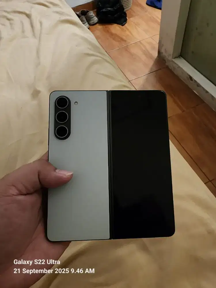 Samsung z fold 5 like new 1TB sein
