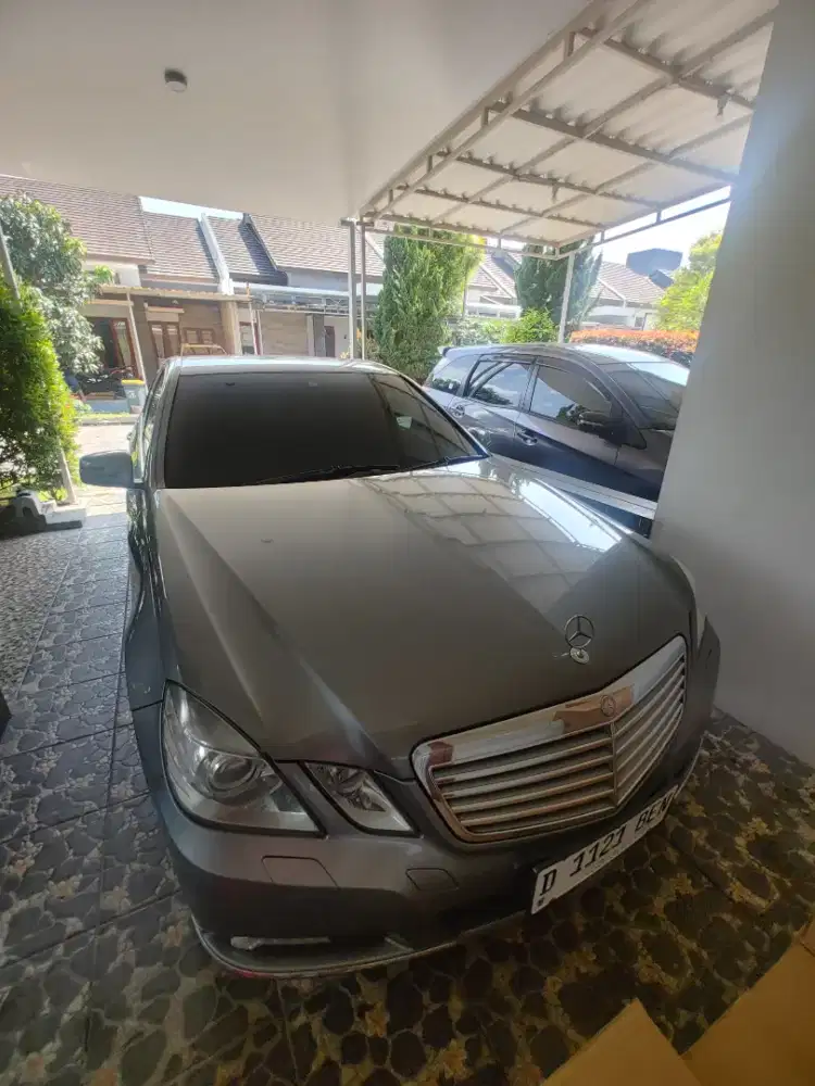 Mercedes-Benz E300 2010 Bensin