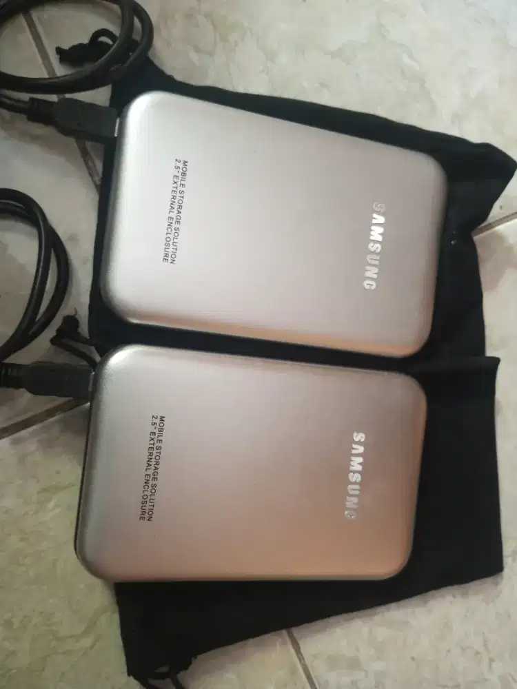 Hardisk eksternal 320GB Samsung plus sarung pelindung bergaransi