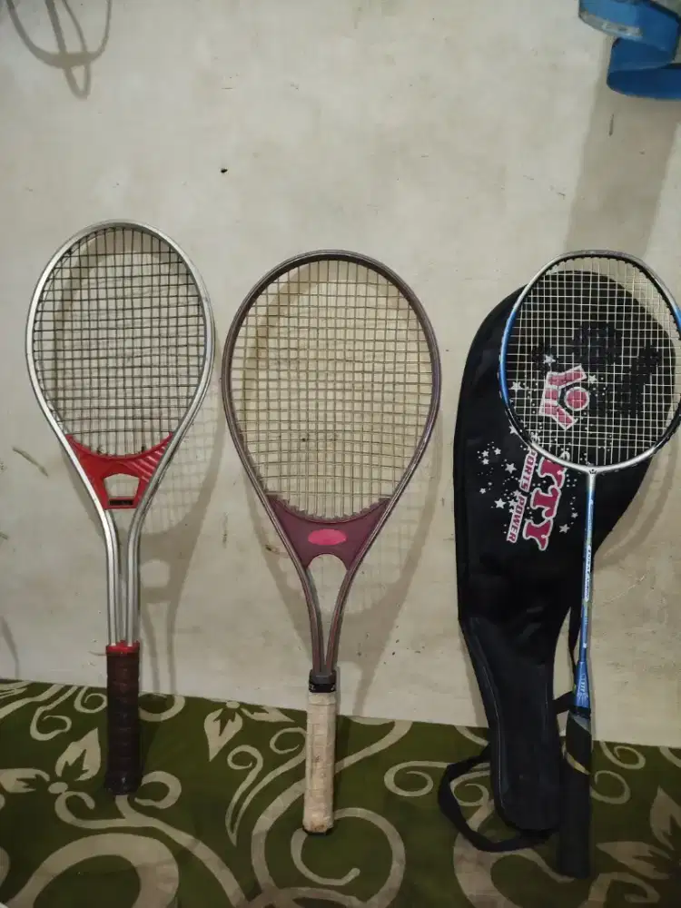Raket Tennis dan Raket bulu tangkis di jual borongan harga 350 ribu