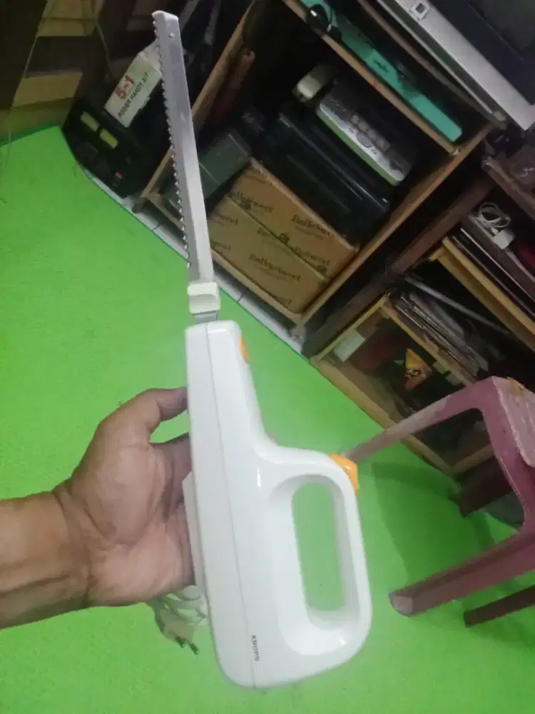 Alat pemotong kue eletrik Made in Germany