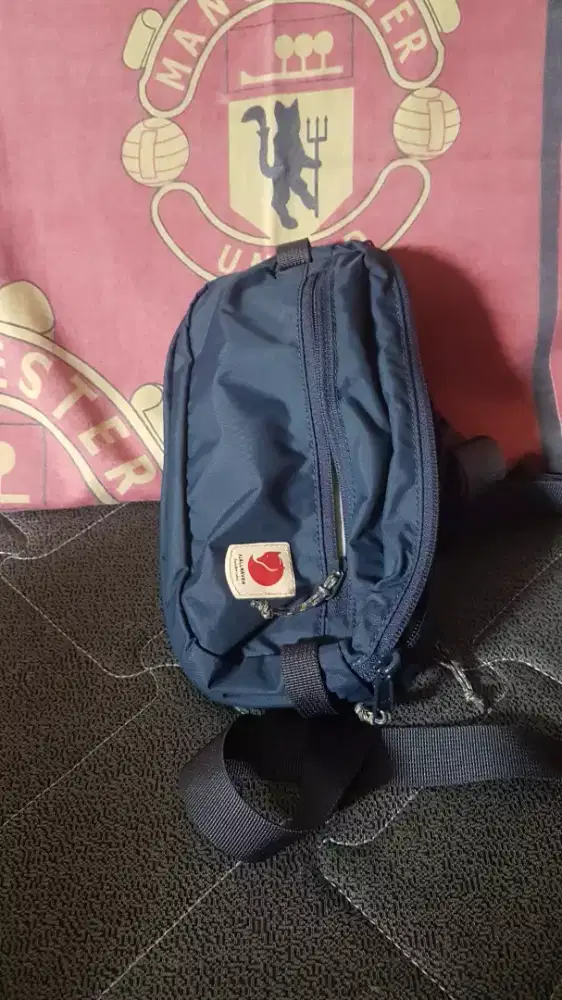 Tas Slempang Fjallraven High Coast Hip Pack warna Nevy LIKE NEW