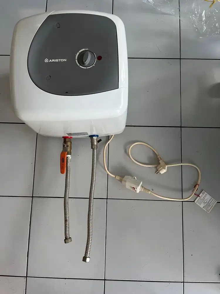 Water Heater/Pemanas Air Merk Ariston Star 15