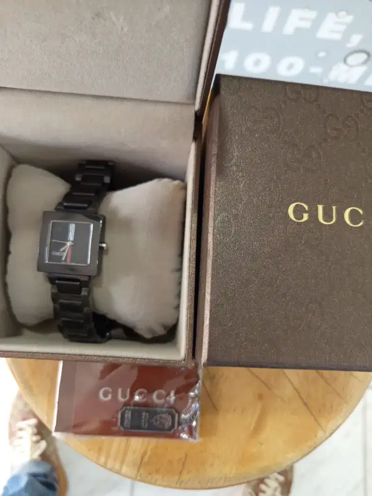 Jam tangan gucci full set cewek