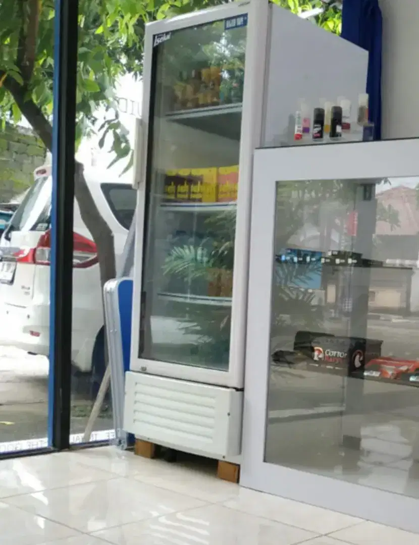Dijual Show Case Sharp
