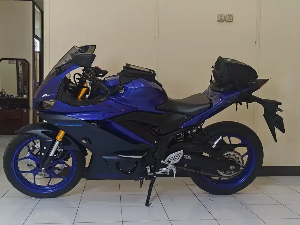 Yamaha YZF R25 V2 like new