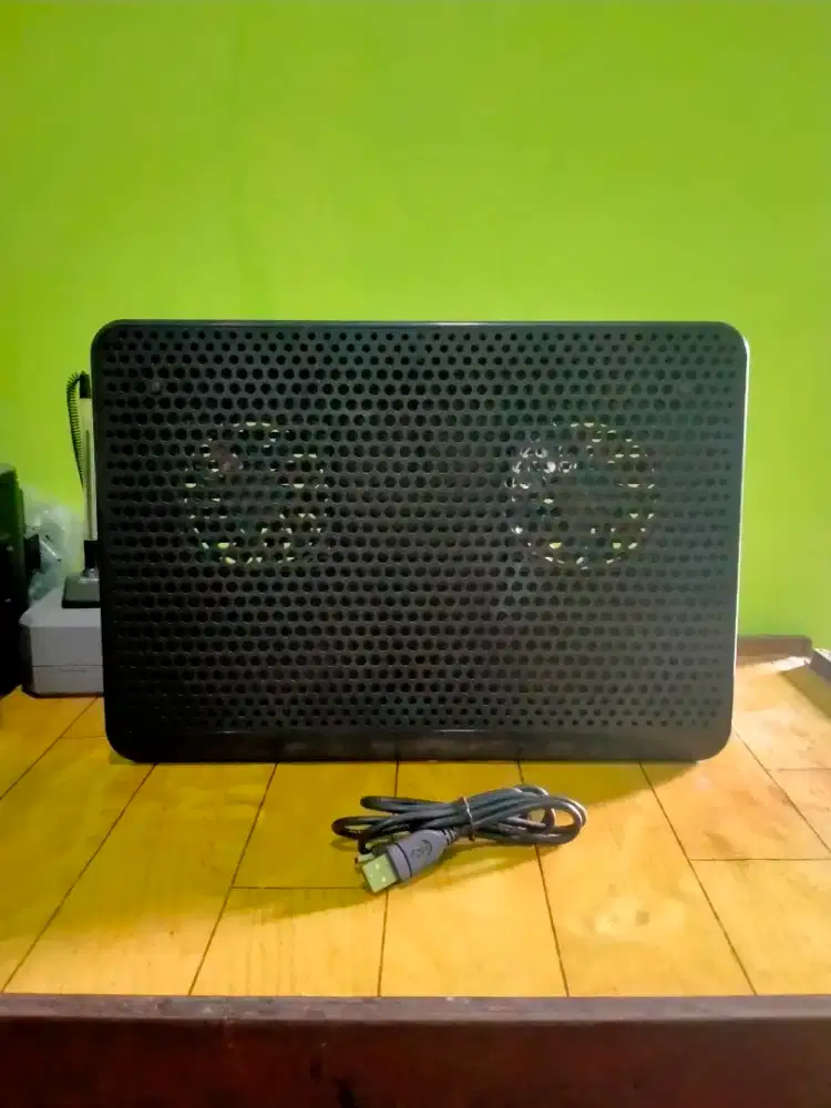 Alas pendingin laptop Merk Targus 16 Dual Fan Chil Mat
Laptop Cooling