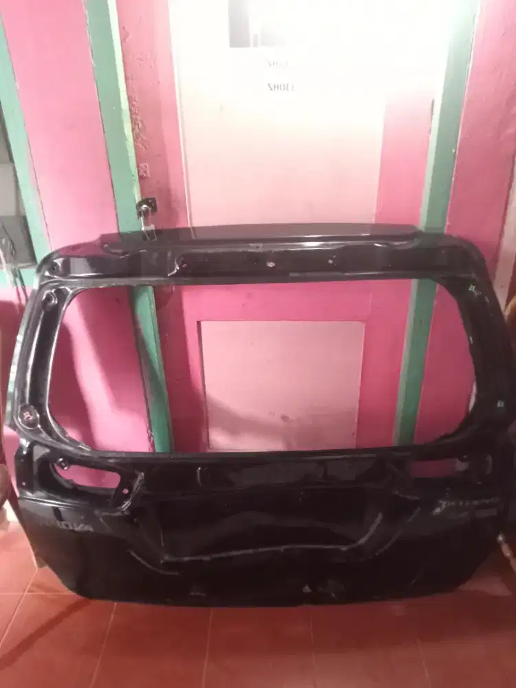 Pintu bagasi innova reborn tipe V