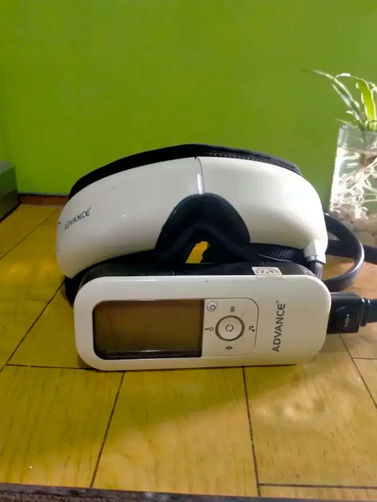 Alat Pijat Kompres Mata Terapi Elektrik Merk Advance