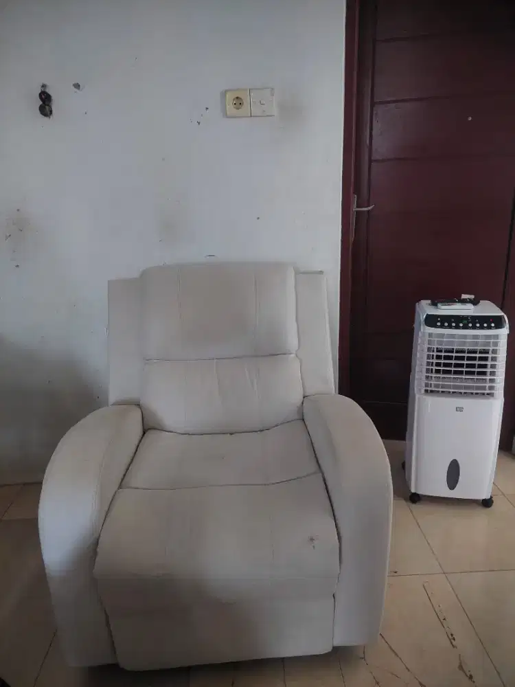 Sofa recliner bekas warna putih