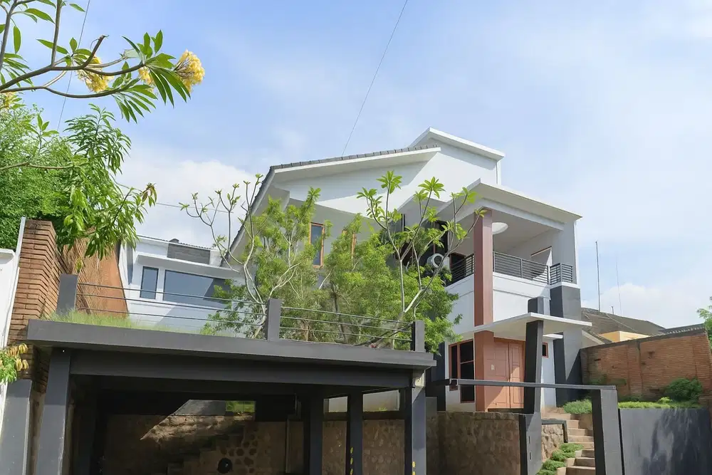 Dijual Rumah Mewah 2 Lantai di Perum Permata Puri, Ngaliyan.