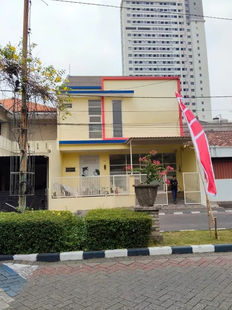 DI BABATAN PRATAMA SURABAYA , RUMAH 2 LT TERAWAT SIAP HUNI, MAINROAD 2 ARAH (Tjin2Winmax)