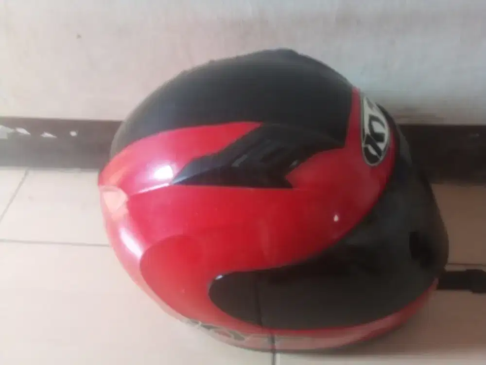 Helm kyt merah bagus