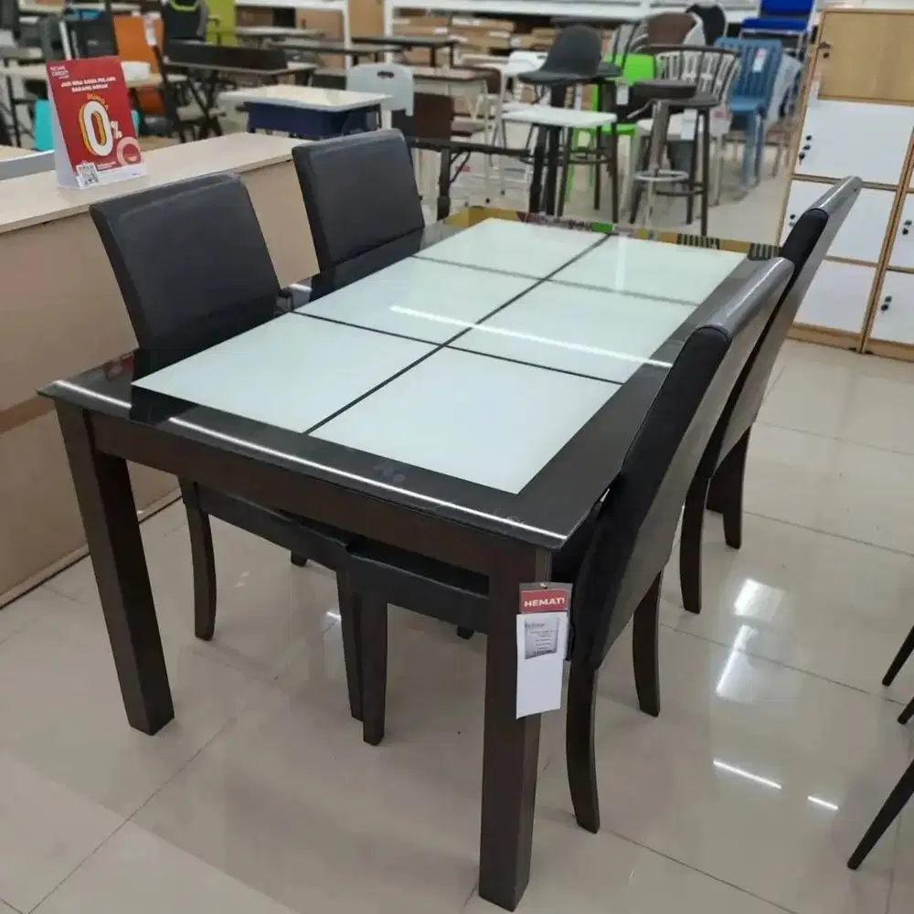 Seldon meja makan Set 4 kursi