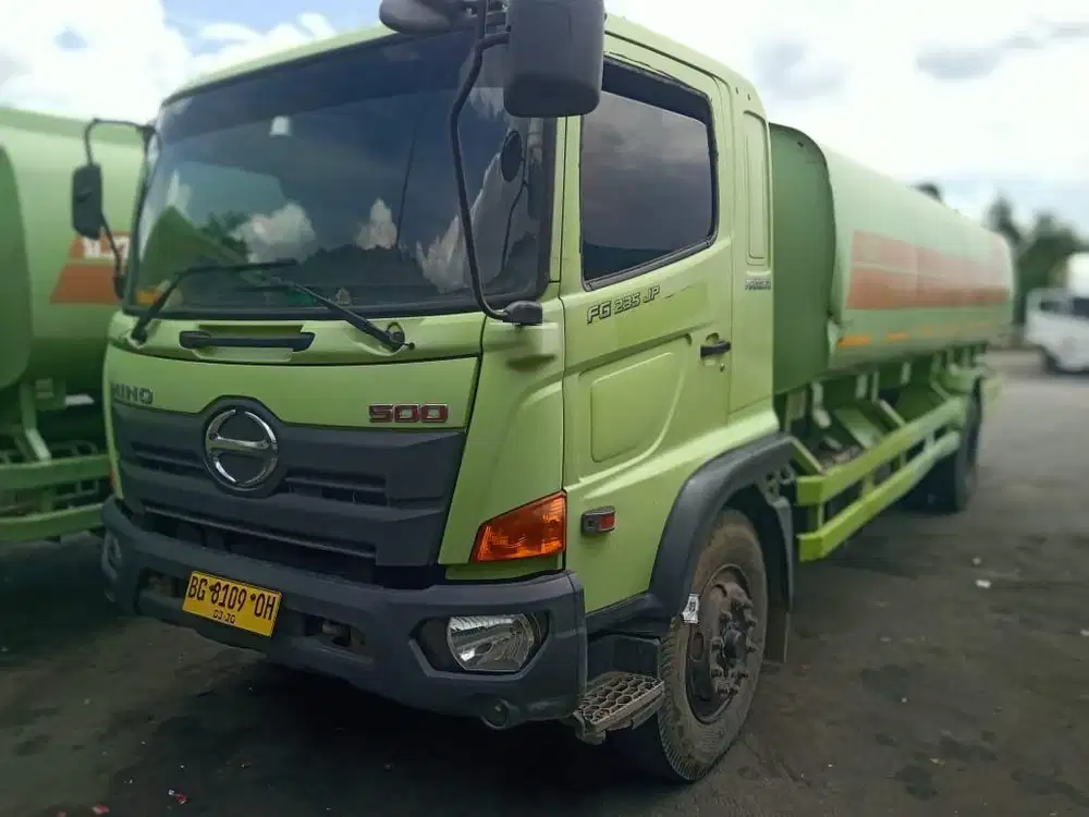 Hino FG 235 Jp 2019 tangki 20 KL istimewa